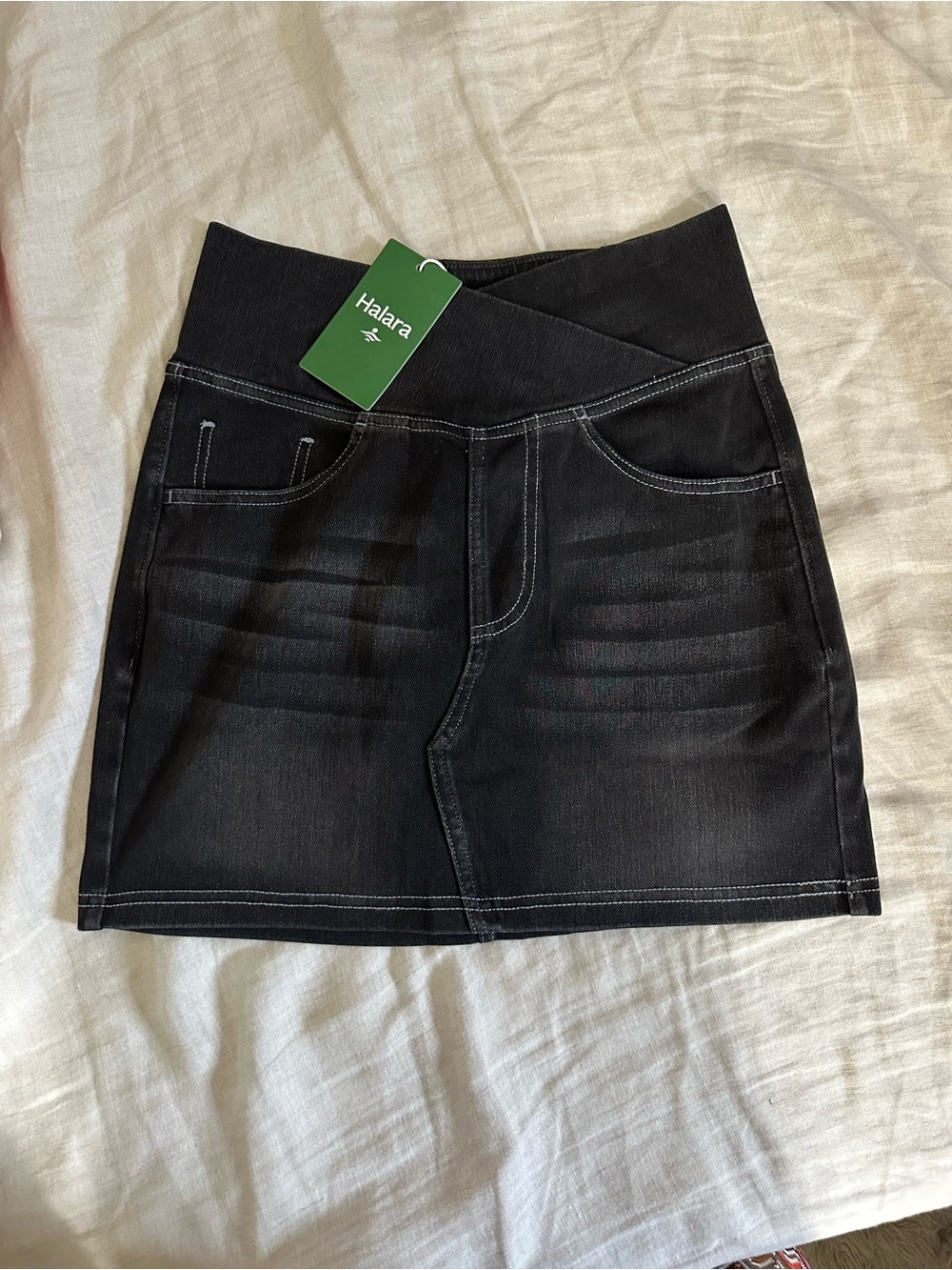 HALARA Black Stretch Denim Mini Skirt